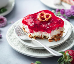 Strawberry Jello Pretzel Dessert